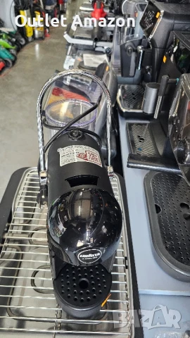 кафемашина с капсули  LAVAZZA A Modo Mio , снимка 2 - Кафемашини - 51015618