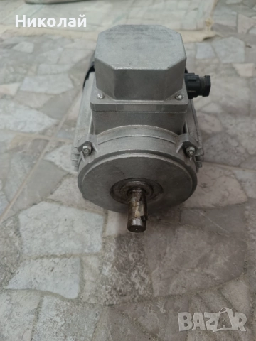 Трифазен двигател 0.55 кW 1380 оборота България, снимка 3 - Електродвигатели - 52682297