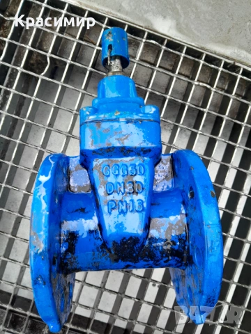 Продавам спирателен кран Ф80