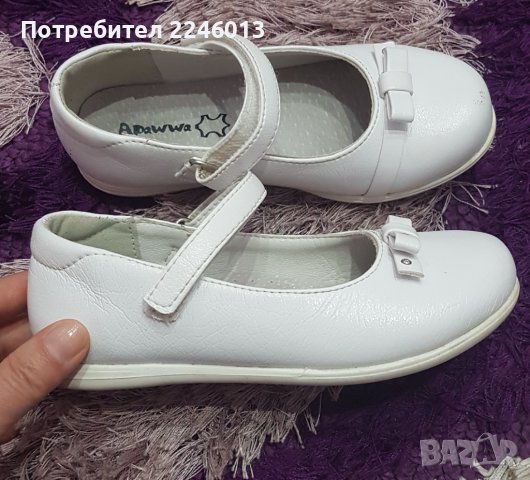 Бели обувчици, снимка 1 - Детски обувки - 40610938