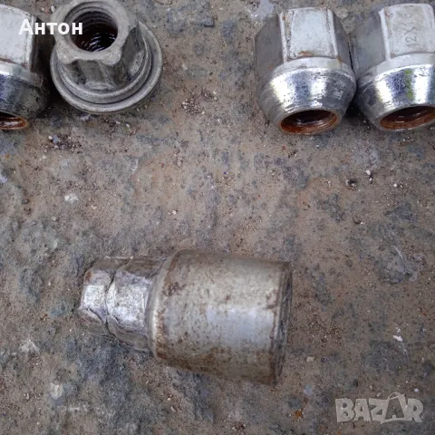 Гайки със секретни болтове за Тойота Ярис, снимка 2 - Части - 48021550