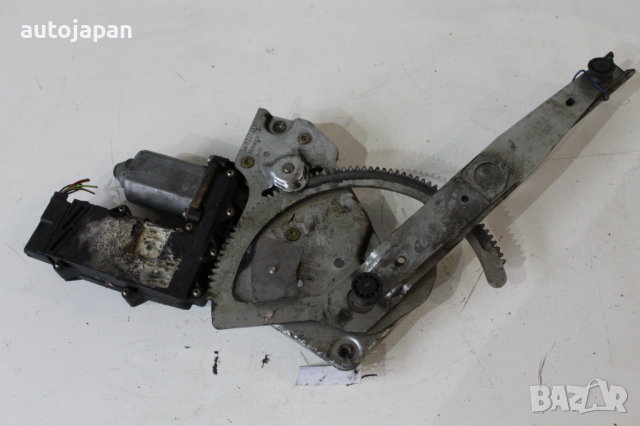 Заден десен стъклоповдигач Фолксваген голф 3 кабрио 95г Volkswagen golf 3 1995, снимка 2 - Части - 44708129