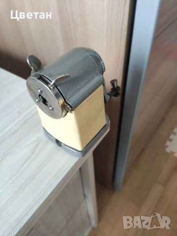 Острилка за моливи