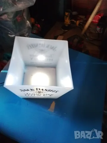 Продавам оригинална светеща LED ледарка на Jack Daniel's Tennessee Honey , снимка 2 - Други - 56060367