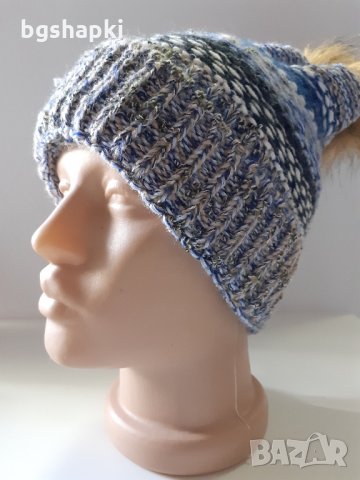 Дамска плетена шарена шапка-77
