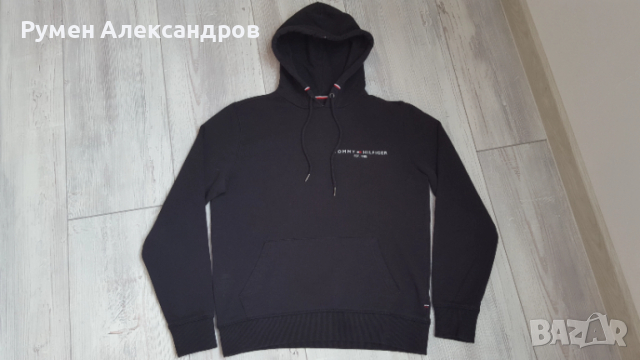 Памучен суичър Tommy Hilfiger в черно с качулка размер М