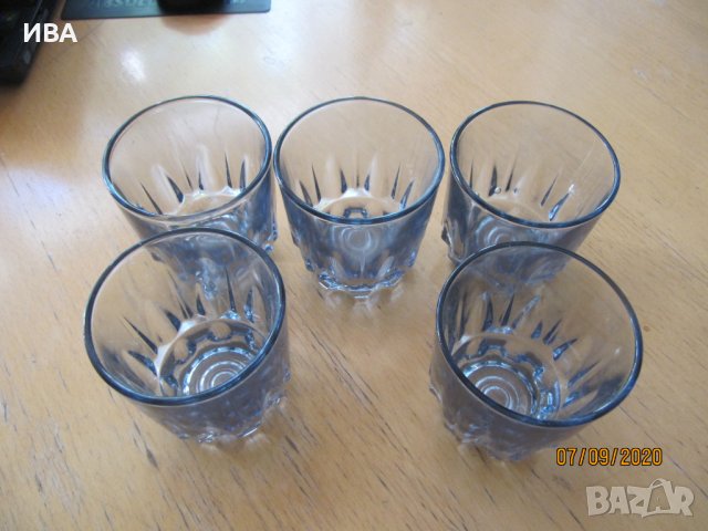 Комплект 5 бр. стъклени чаши за алкохолни напитки.