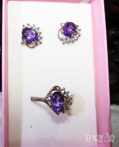 продавам комплект сребърни обеци и пръстен с аметисти