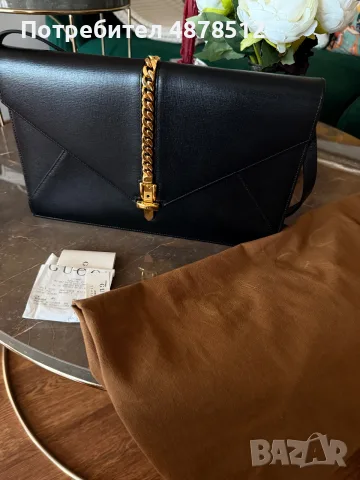Чанта Gucci в перфектно състояние, снимка 3 - Чанти - 55904651