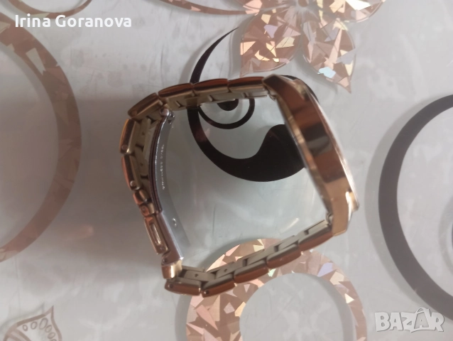 дамски часовник Guess , снимка 2 - Дамски - 52771006