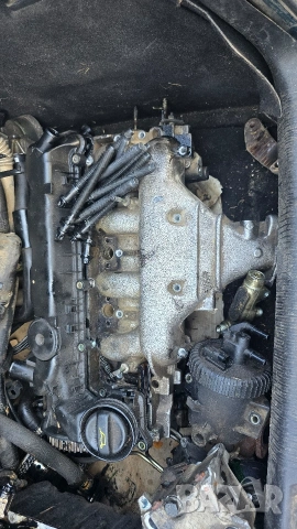 Глава к-т с разпределителни валове Пежо / Ситроен 2.2 HDi 133 Peugeot Citroen, снимка 2 - Части - 54018739