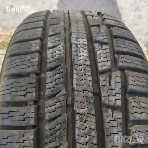 205 45 17 Зимни  2 броя. Nokian