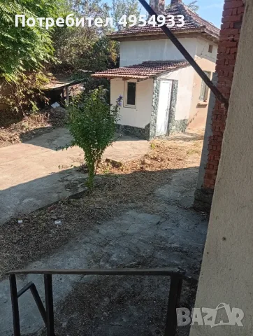 Продавам 2 къщи в 1 двор на главен път в с.Гложене, снимка 2 - Къщи - 56156128