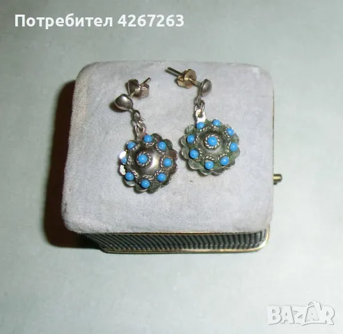 Ретро обици със сини кабошончета