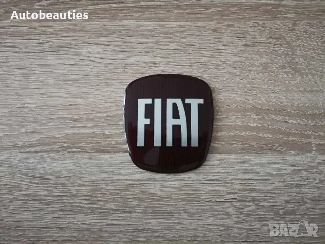 червена емблема Fiat малък размер