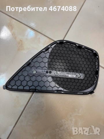 Решетка на говорителя на задна дясна врата голяма на Ауди A8 D4 4H само за 60лв. 4H0868452а, снимка 2 - Части - 52727516