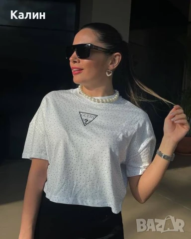 Памучни дамски тениски Guess 
Лого бродерия с камъчета - 32 лв., снимка 1