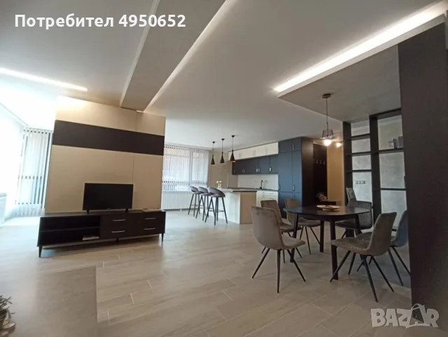 Продаваме Тристаен Апартамент в Центъра, снимка 7 - Апартаменти - 56136474