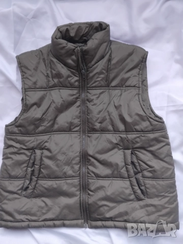 One by one - НОВ дамски елек в милитъри зелен цвят