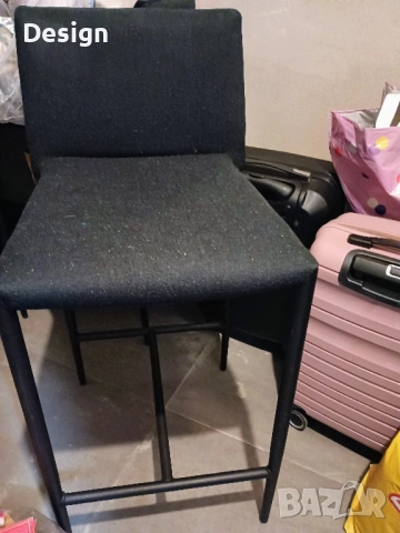 Четири черни италиански бар стола