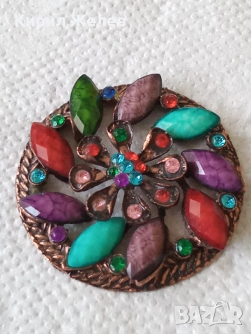 Брошка кръгла с кристали 14432