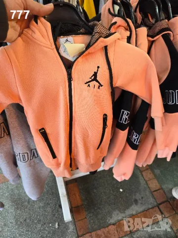 детски суичъри суитшърти , снимка 3 - Детски анцузи и суичери - 48453349