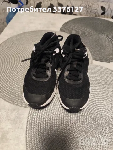 Детски маратонки Nike, снимка 2 - Детски маратонки - 56060844