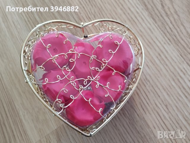 Подаръчен комплект - сапунени рози в красива кутийка, снимка 3 - Подаръци за жени - 44323573