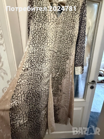 Италианска дизайнерска рокля, снимка 2 - Рокли - 54119914