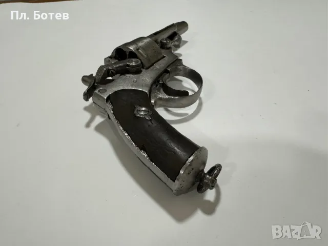 Стар револвер, пистолет, снимка 4 - Антикварни и старинни предмети - 47934671