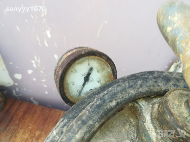 СТАРА ПОМПА С МАНОМЕТЪР И МАРКУЧ 191025, снимка 8 - Антикварни и старинни предмети - 52105519