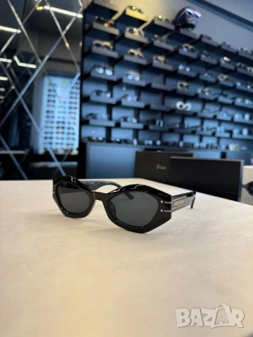 очила с черен обикновен калъф и ув защита chanel christian dior miu miu , снимка 14 - Слънчеви и диоптрични очила - 50983306