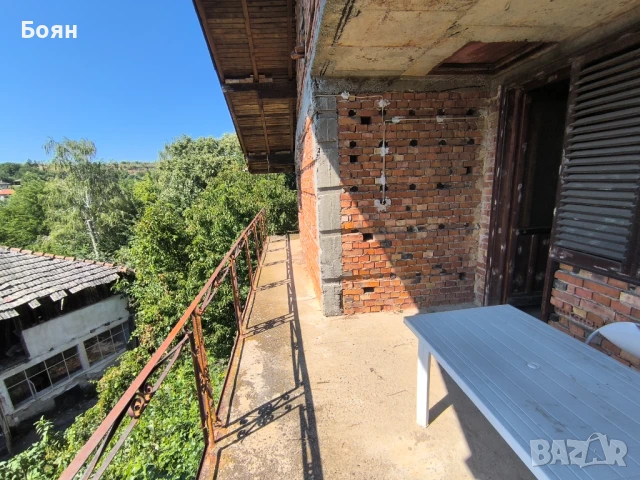 Собственик продава триетажна солидна къща 320 кв.м. в с. Тияновци, област Видин  , снимка 3 - Къщи - 43476121