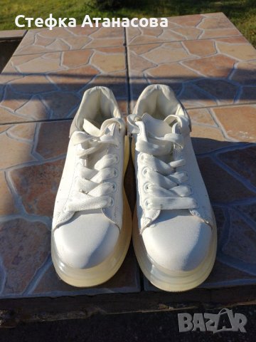 Бели спортни обувки , снимка 1