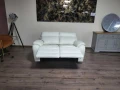 Бял кожен диван двойка La-z-boy с електрически релакс механизъм, снимка 3