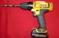 Отличен Акумулаторен винтоверт-бормашина DEWALT DCD 710, снимка 1
