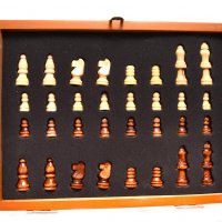 Комплект за шах с карти и зарчета, Дървен, В кутия, Кафяв, снимка 2 - Шах и табла - 37196524