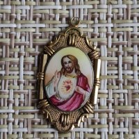 Иконка медальонче с Иисус Христос, снимка 1 - Колиета, медальони, синджири - 34184225