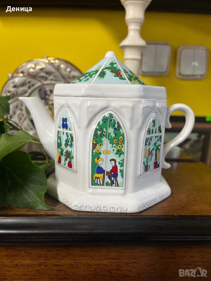 Чайник „Conservatory“, част от колекцията „English Life Teapots“ на Wade Ceramics. , снимка 1