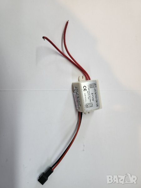 траф LED драйвер 3 х 1 ват - захранване  9 - 14 волта право - за захранване на LED ленти до 3 вата , снимка 1