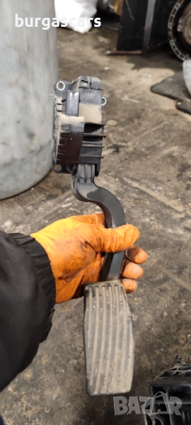 Педал газ 55702020 Opel Corsa D 1.3 CDTI - 90к.с. - 60лв, снимка 1