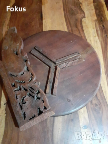 Стара масичка дърворезба с инкрустации от седеф, снимка 7 - Антикварни и старинни предмети - 53355862