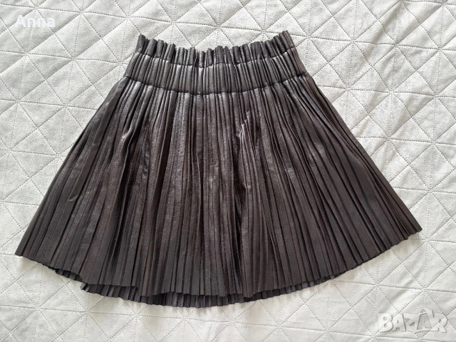 Плисирана кожена пола