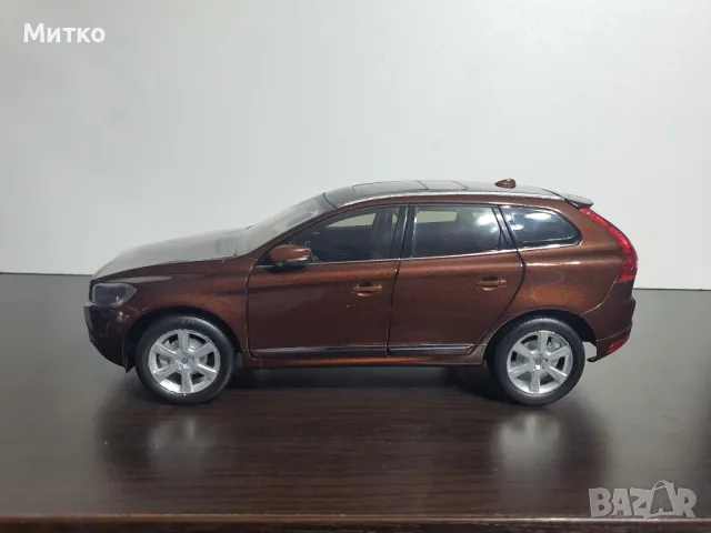 Умален модел VOLVO XC 60 мащаб 1:18, снимка 4 - Колекции - 49775873