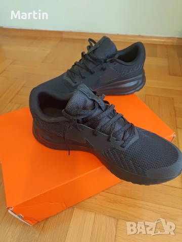 44 номер Nike Run Defy