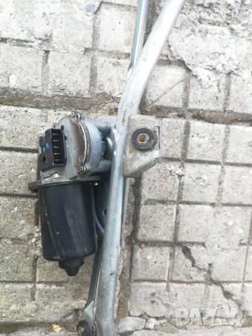механизъм с мотор за чистачки, Audi A4 B5 Vw Passat B5 , снимка 4 - Части - 29891379