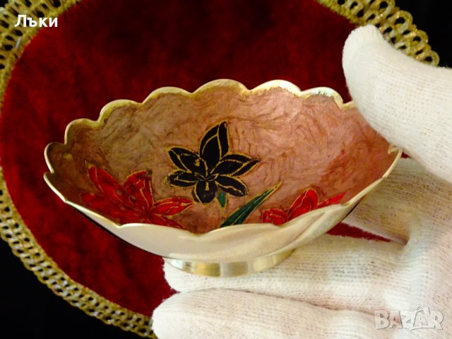 Бронзова купичка,бонбониера с клетъчен емайл,розов., снимка 2 - Антикварни и старинни предмети - 37998609