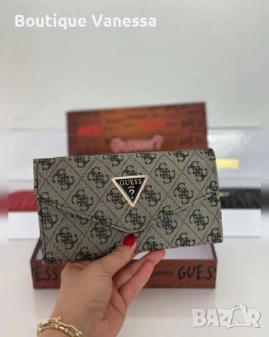 Дамско портмоне Guess 