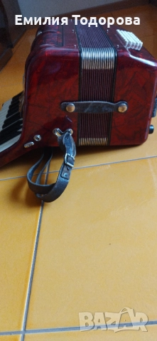 продава акордеон Weltmaister 40 баса, снимка 3 - Акордеони - 51935864