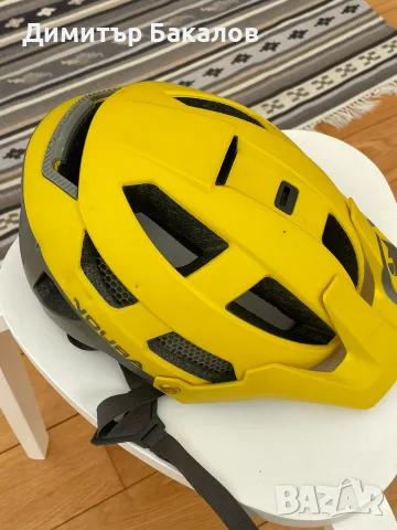 Продавам каска Endura Singaltrack, снимка 3 - Спортна екипировка - 56124222